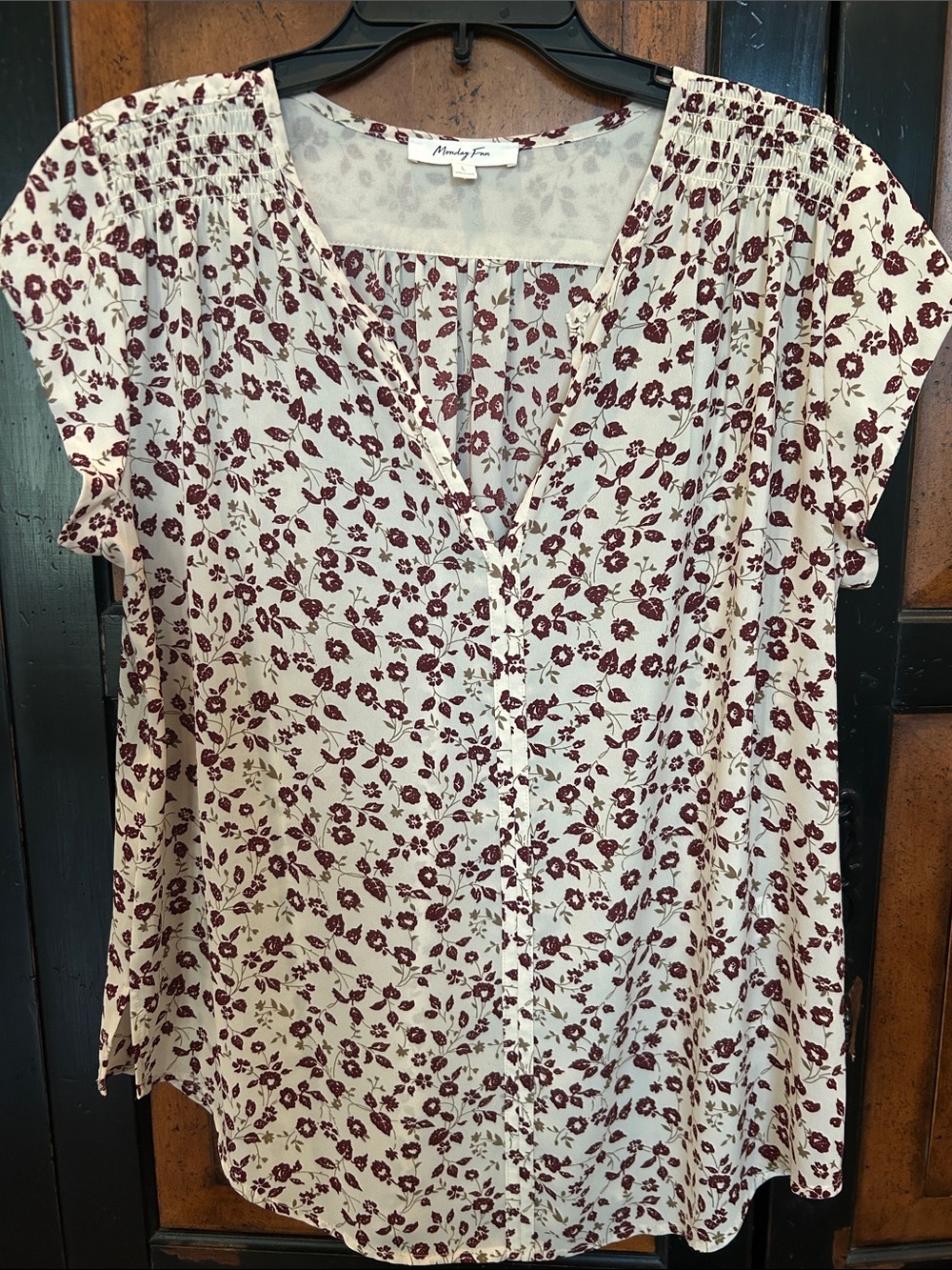 Monday Fun Cream Floral V-Neck Short Sleeve Blouse